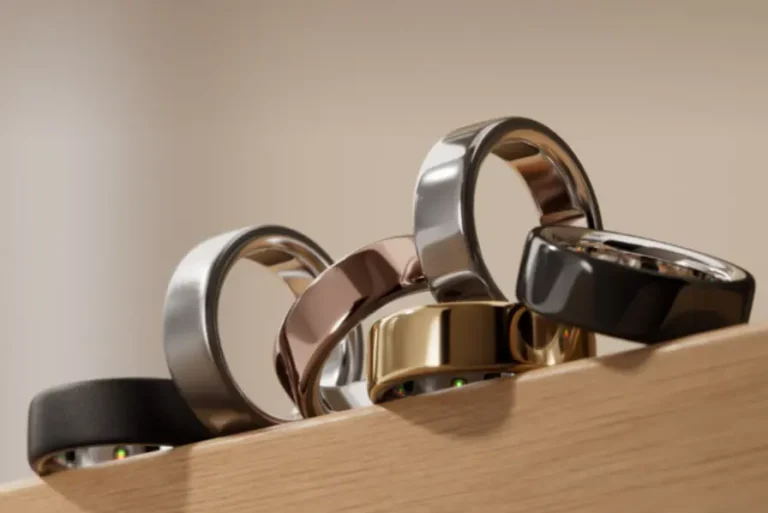 Oura Ring 4 Silver, Black, Brushed Silver, Stealth, Gold and Rose Gold.